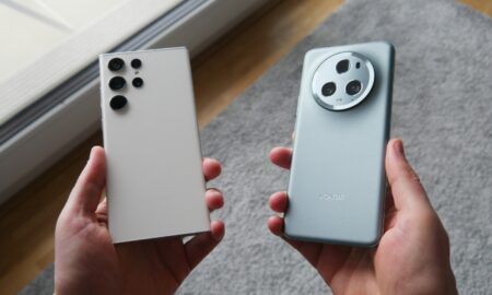 Samsung Galaxy S23 Ultra Honor Magic 5 Pro Hand Back