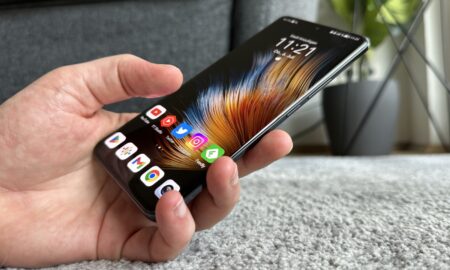 Honor 90 Hand