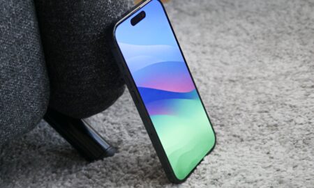 Apple Iphone 15 Pro Front