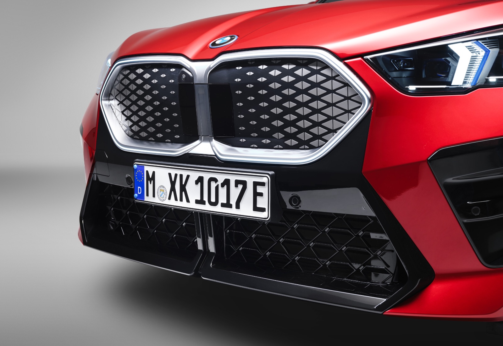 BMW iX2 vorgestellt: Angriff auf das Tesla Model Y