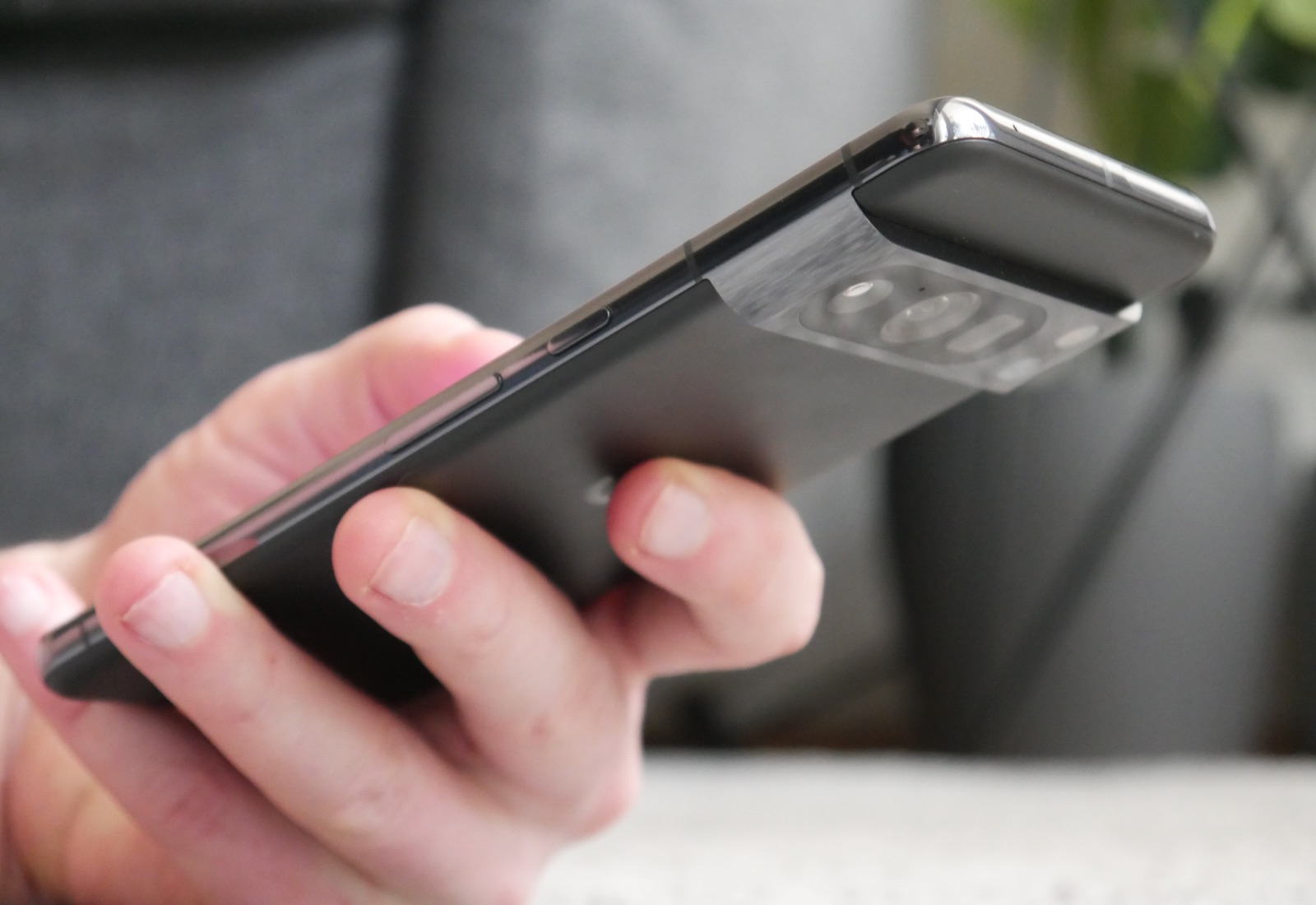 Google Pixel 8 Pro Hand Back