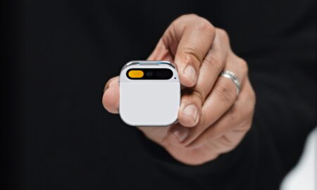 Humane Ai Pin Hand