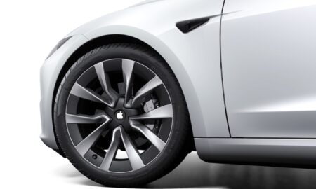 Apple Auto Header