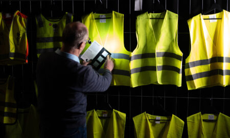 Adac Warnt: Warnwesten Zum Teil Mangelhaft