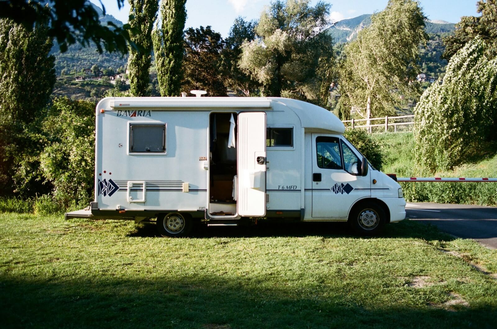 Camper Van Wohnmobil Header