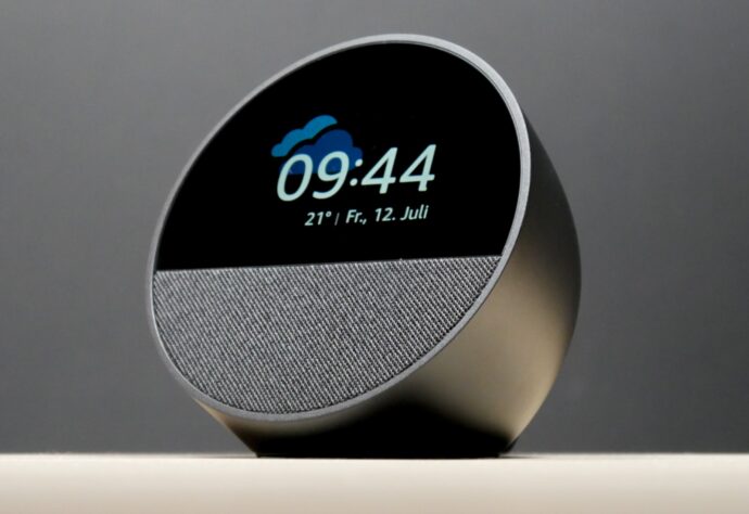 Amazon Echo Spot 2024 Uhr