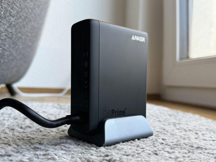Anker 240w Dock Back