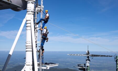 Techniker Mobilfunkantenne Abel Wendelstein Montage Credits Eric Loeffelmann Abel Mobilfunk Highres