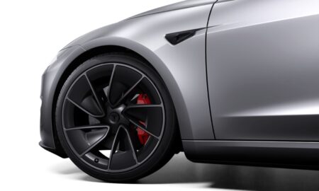 Tesla Model 3 Silber Header