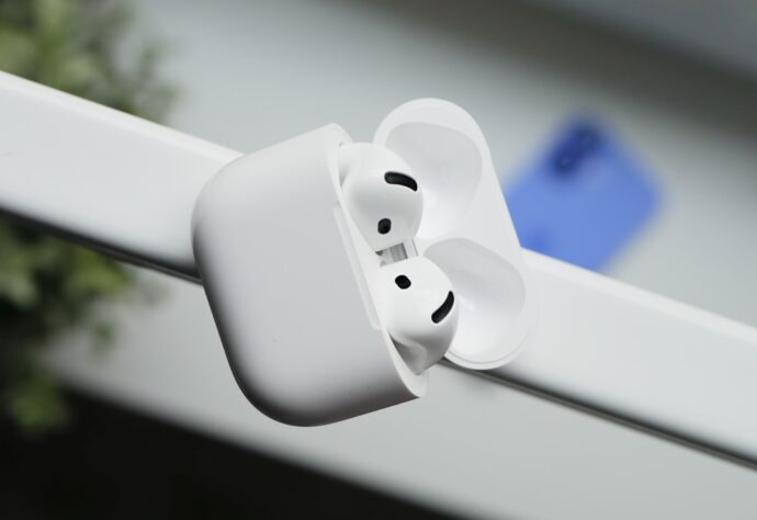 Apple Airpods 4 Header