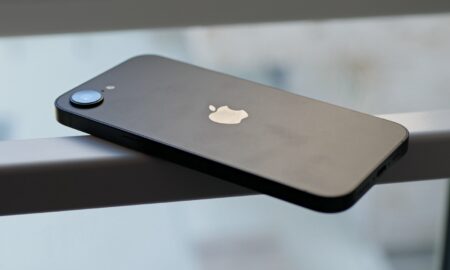 Apple Iphone 16e Back Header