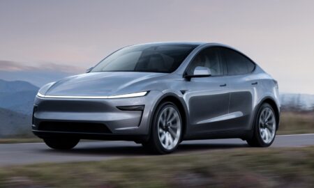 Tesla Model Y 2025 Fahrt Front