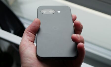 Google Pixel 9a Hand