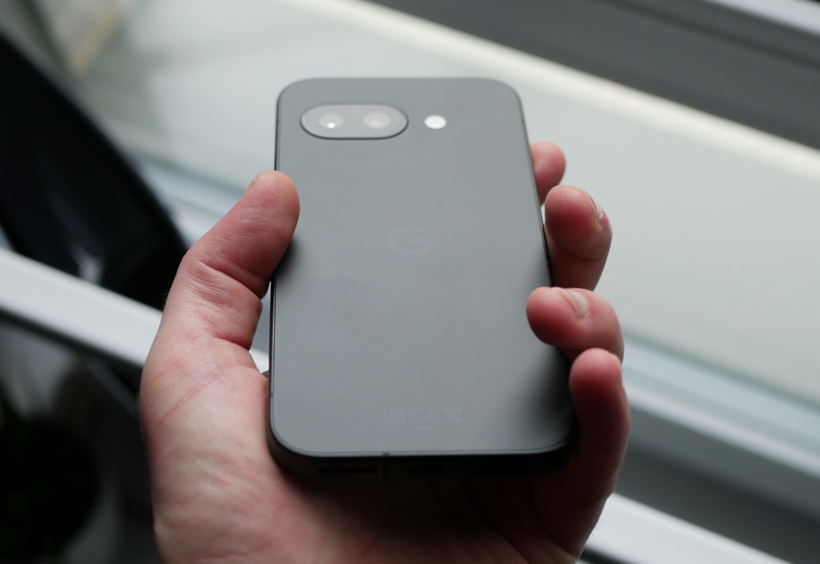 Google Pixel 9a Hand