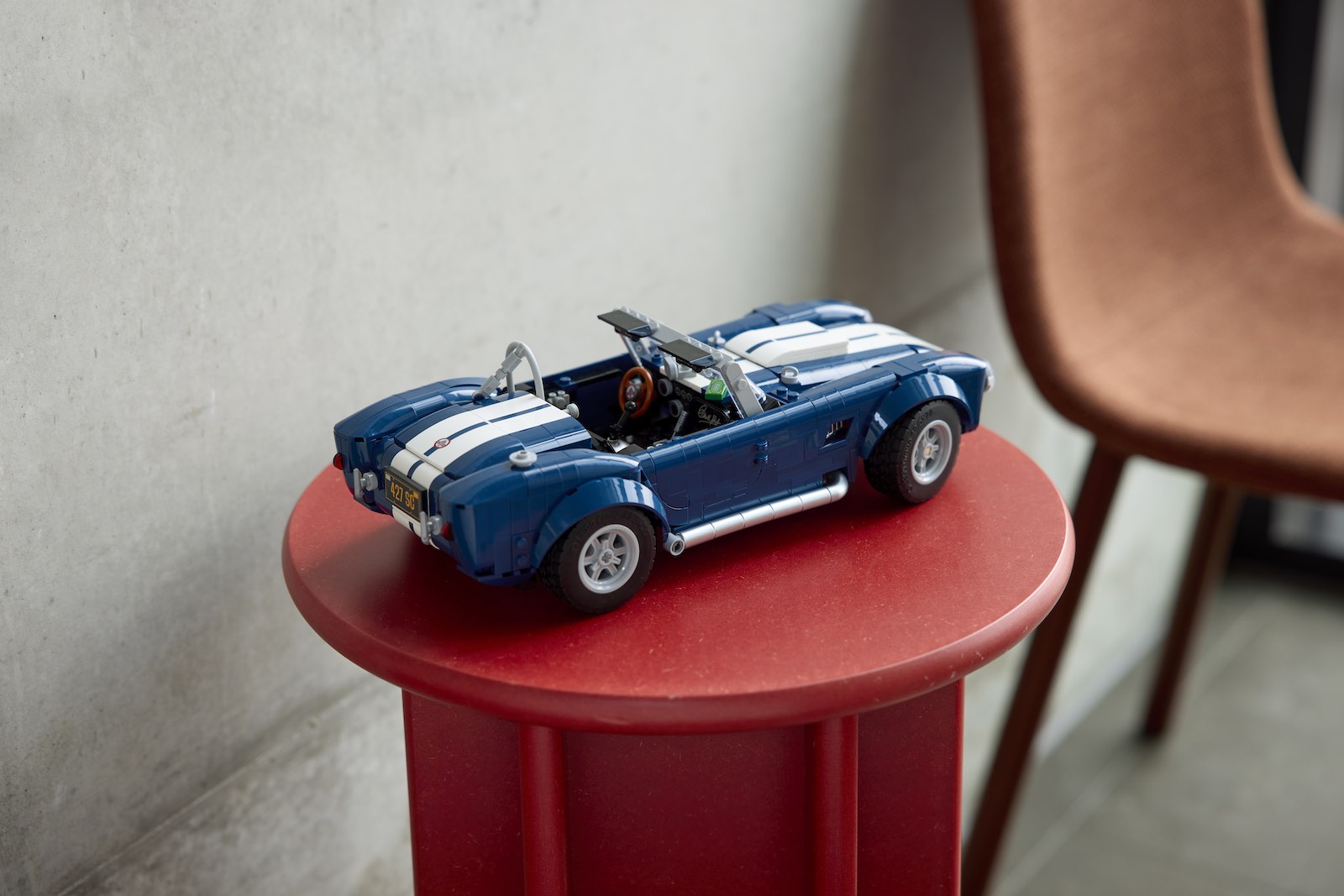 LEGO-Icons-Shelby-Cobra-427-S-C-will-nicht-nur-Autoliebhaber-begeistern