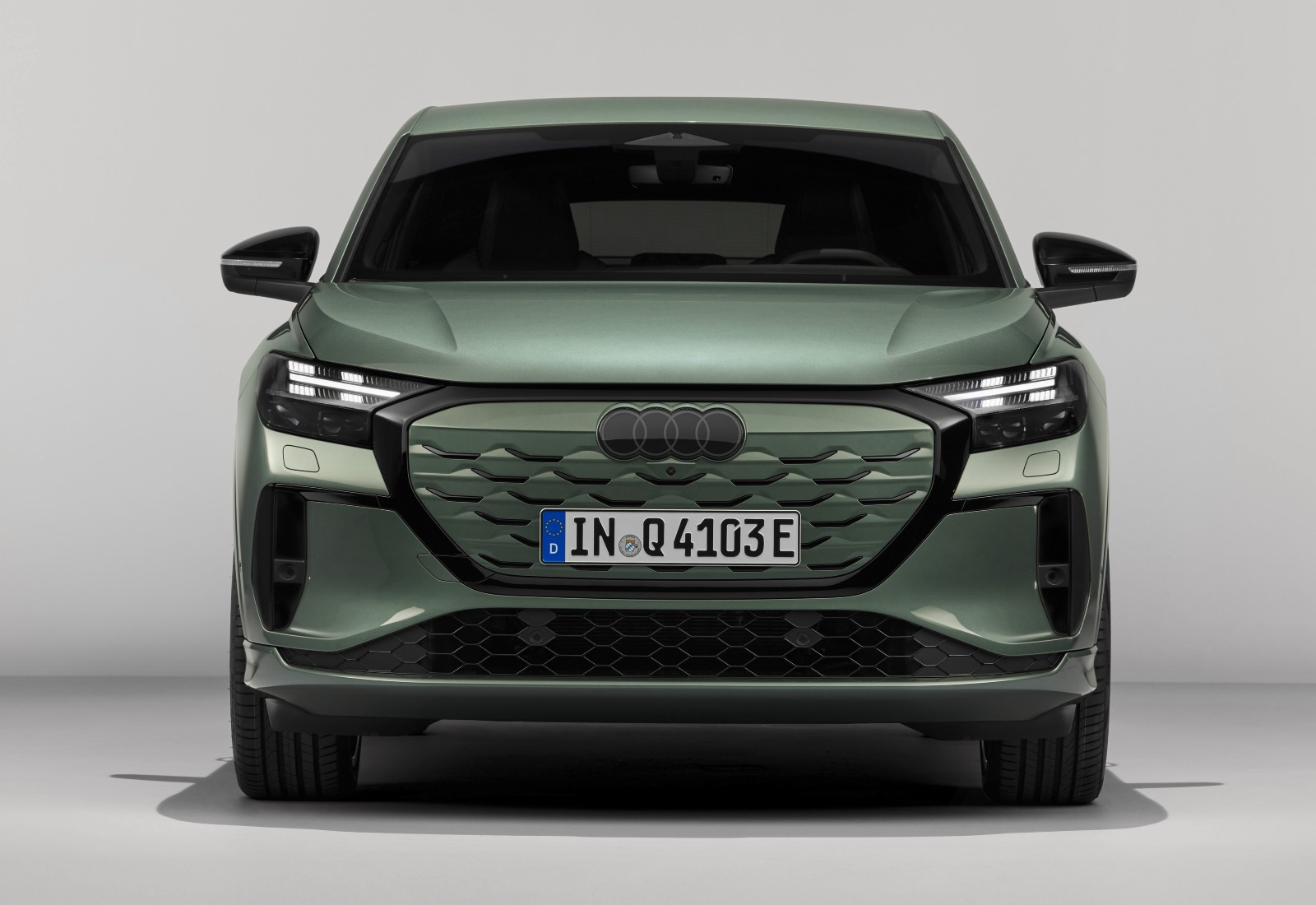 Audi K ndigt Neuen Q4 E tron F r 2026 An