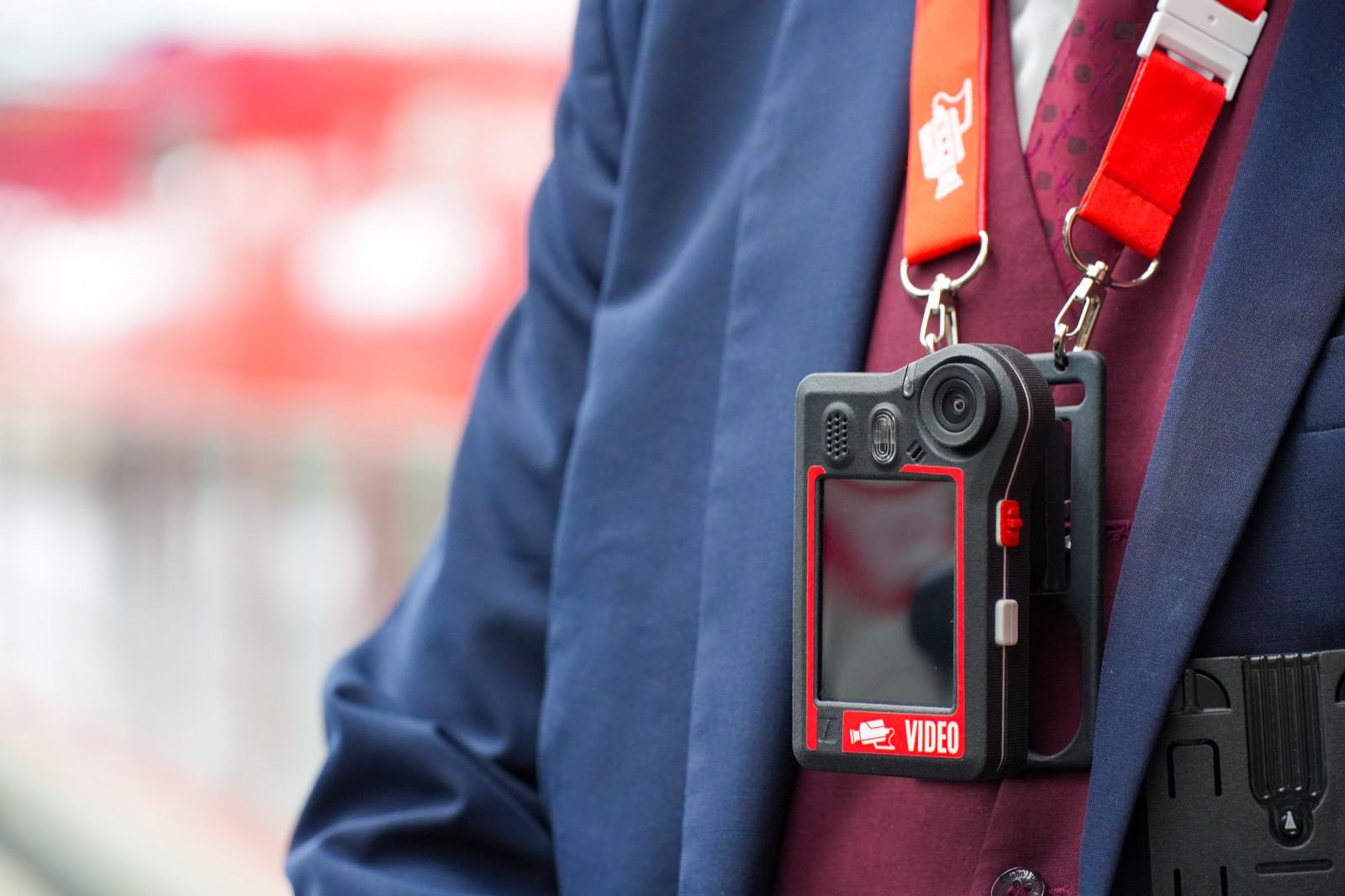 Deutsche-Bahn-f-hrt-ab-sofort-Bodycams-im-Fernverkehr-ein
